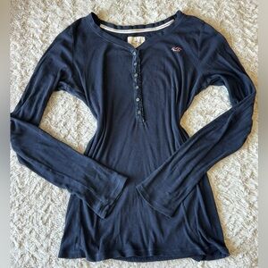 Iconic vintage 2000s Hollister navy blue Henley long sleeve